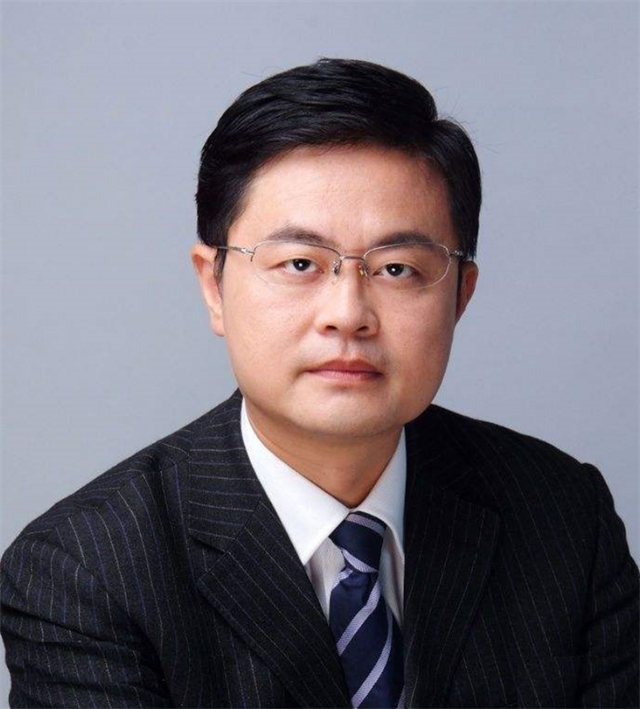 回顾被父亲逼迫零下13度裸跑的小男孩如今他有何成就