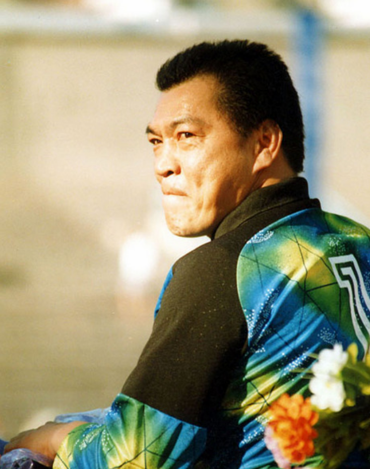 回顾演员成奎安病逝13年孙子车祸离世两房妻子的选择截然不同