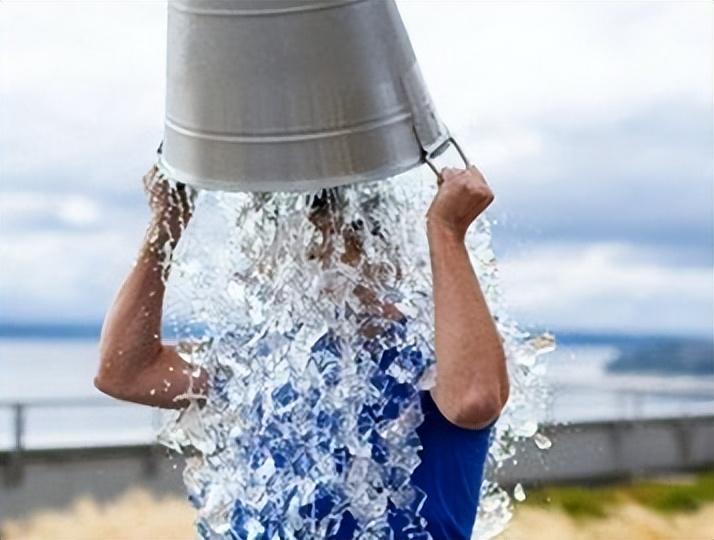 回顾:"反向洗澡"不可取,提醒爱干净的人,尽量远离洗澡时的3个误区