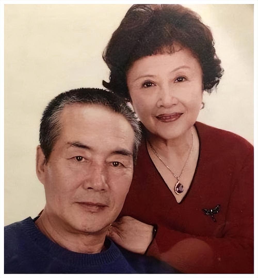 回顾演员杜雨露病逝两年葬礼仅6人参加遗孀的选择令人泪目