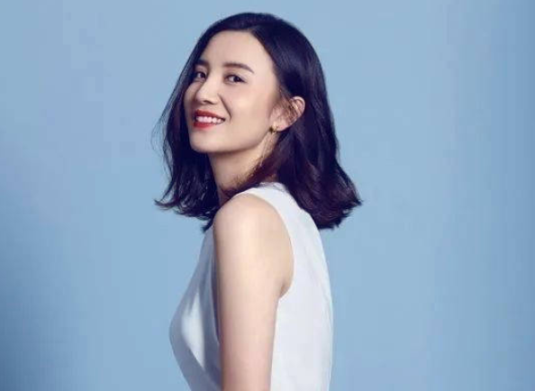 原本宋佳对于考上上海戏剧学院,并未抱有太大的期望,在小品表演考试时