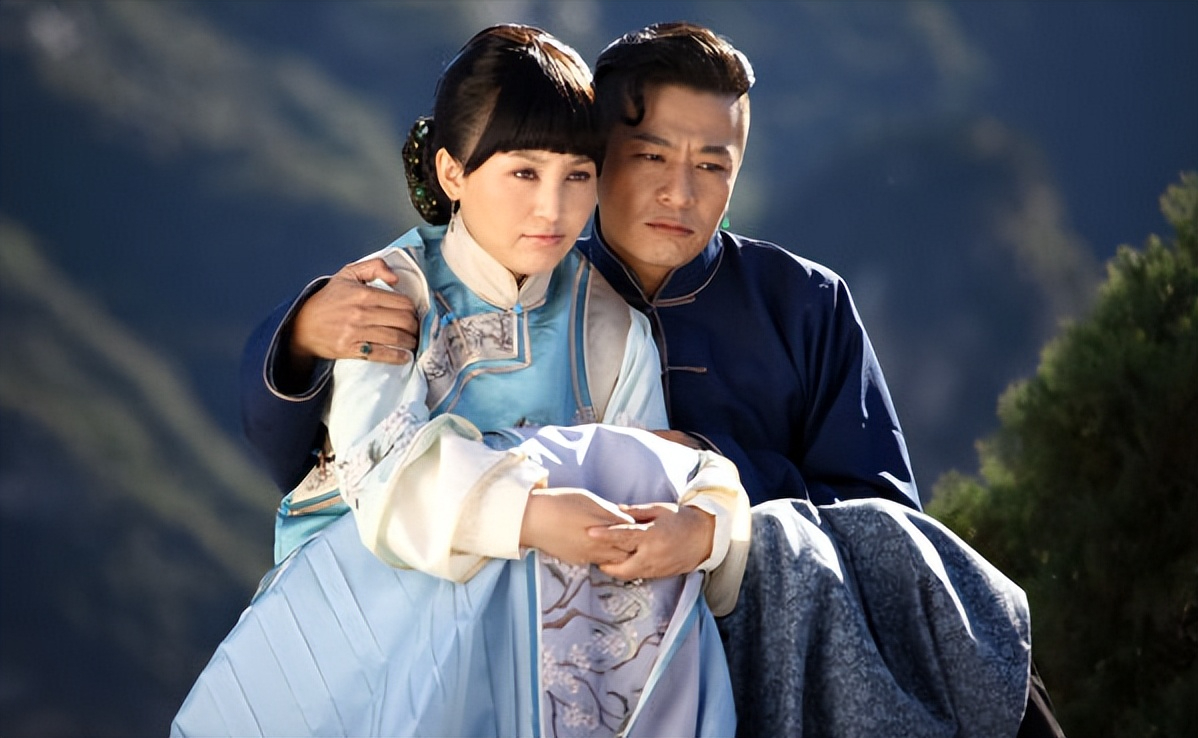 在中国的电视剧历史上,岳丽娜和郭靖宇这对夫妻档不仅在生活中携手共