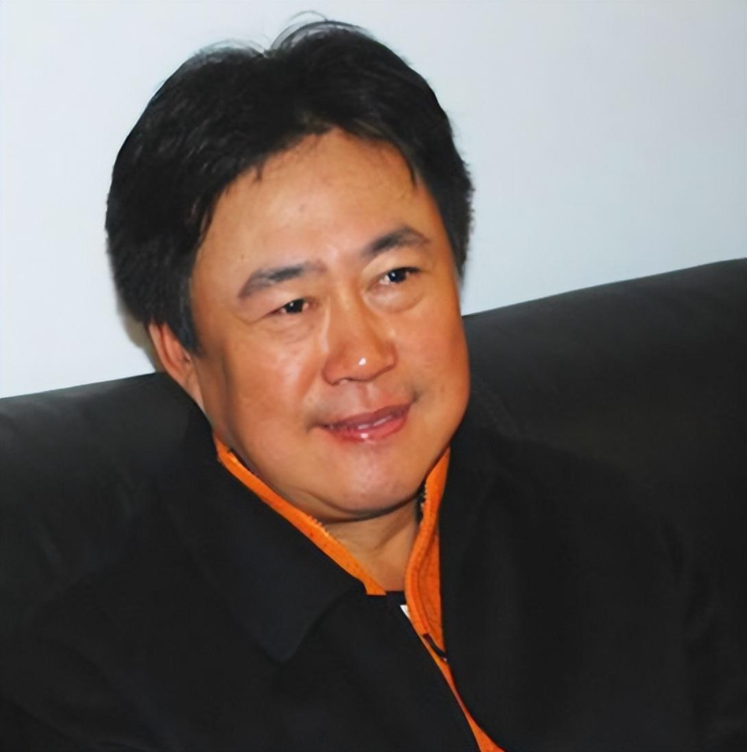 回顾洛桑他是相声天才25岁因模仿赵本山走红在27岁时英年早逝