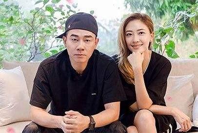 回顾陈小春从问题少年到孝子艰难成名后母亲患癌带母亲四处求医