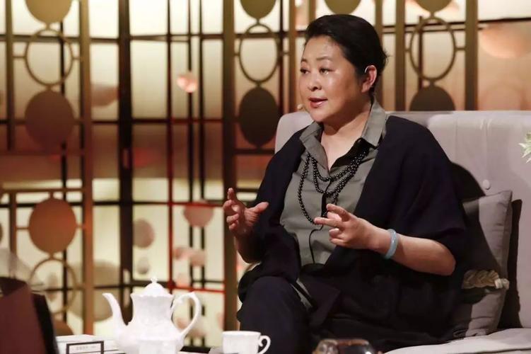 回顾虎子天生患疾病母亲倪萍独自带我艰难求医此生难报母亲恩