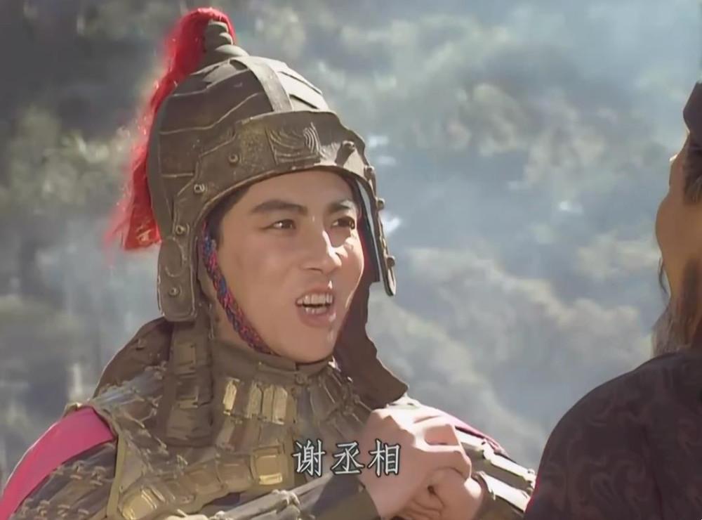 姜维字伯约,天水冀人也,少孤,与母居,好郑氏学他爹原来当过天水郡功曹