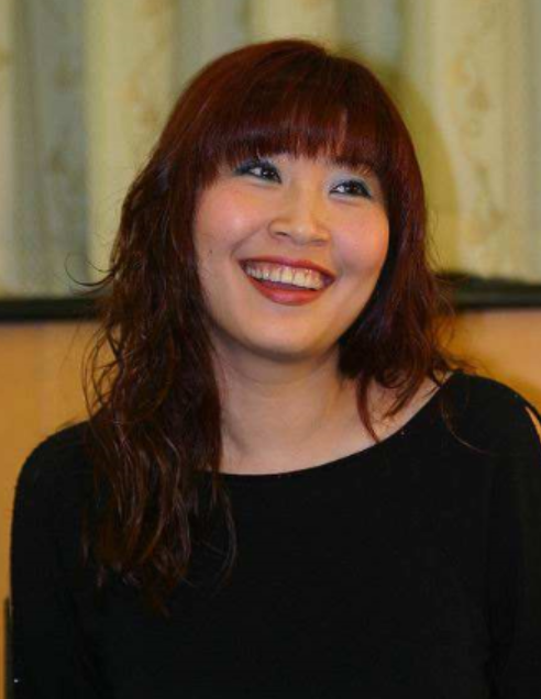 回顾张蔷29岁被前夫抛弃带儿子嫁给歌迷后被当成女儿宠爱