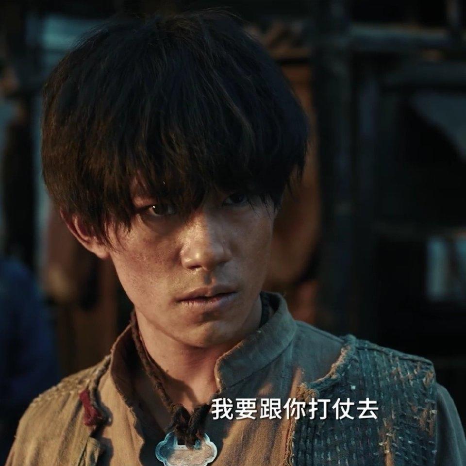 收手吧于震别再羞辱观众智商了48岁演剧版长津湖雷人又无脑