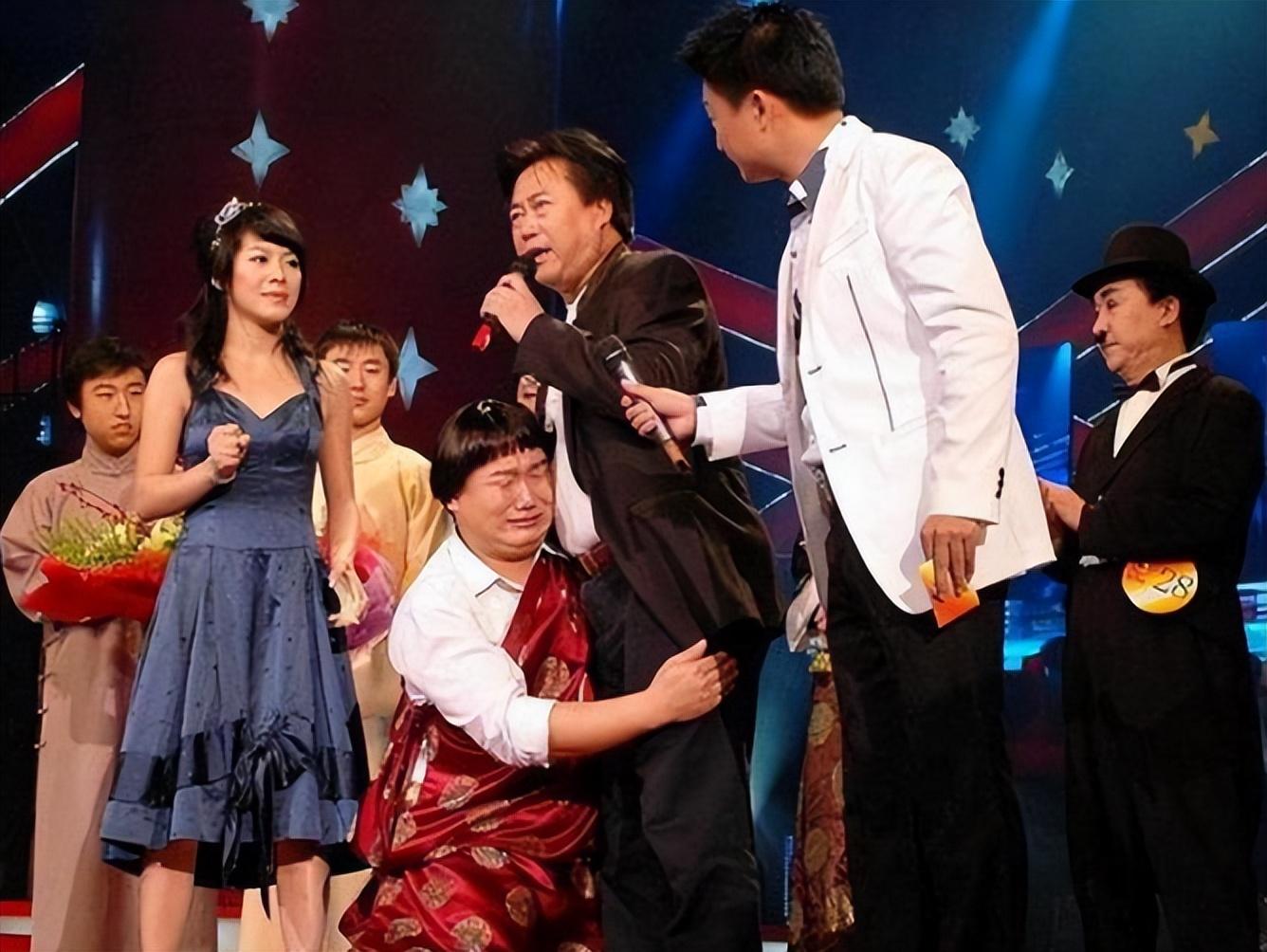 回顾洛桑他是相声天才25岁因模仿赵本山走红在27岁时英年早逝