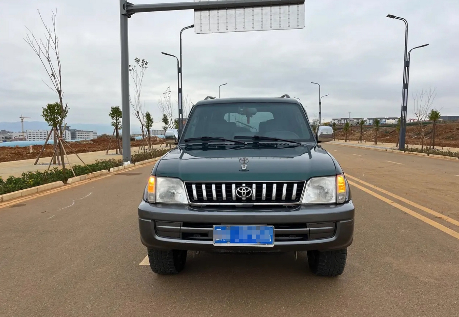 九十年代的老产物丰田霸道 3400,有人说是lc95,又有人说它是lc90,究竟