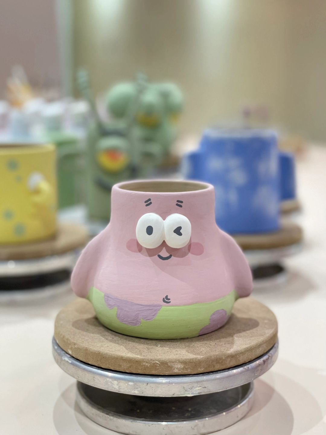 diy陶瓷上色教程,打造专属可爱杯子!  嘿,小伙伴们!