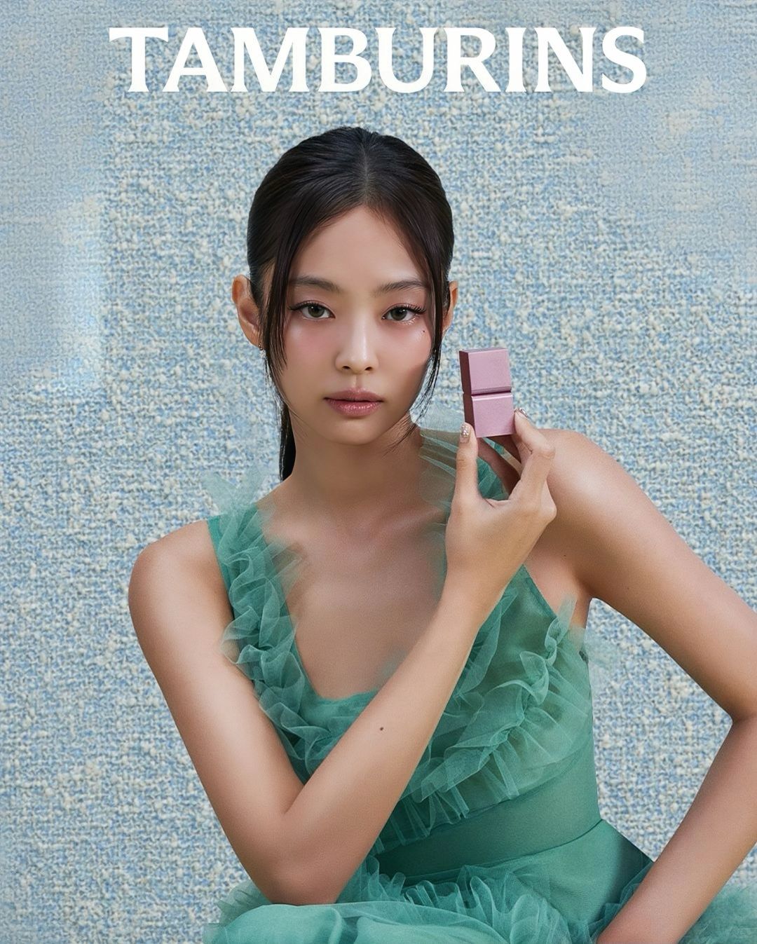 jennie 一身绿裙,简直美炸了,就像人间仙子下凡一样!