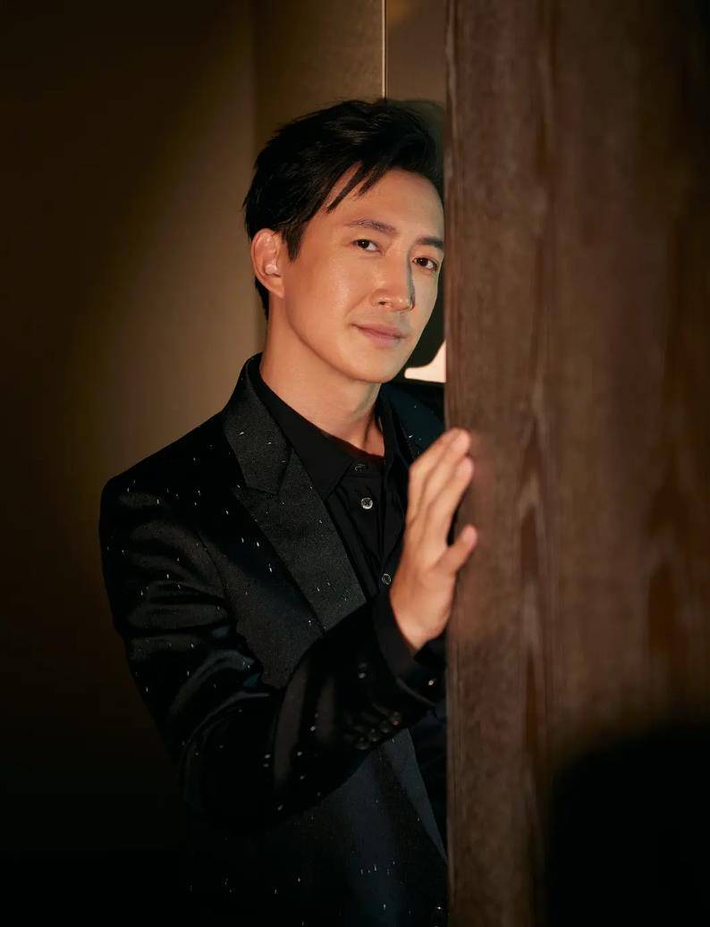 演员王阳说:"我父亲是经商的.@万星人就是我的动态