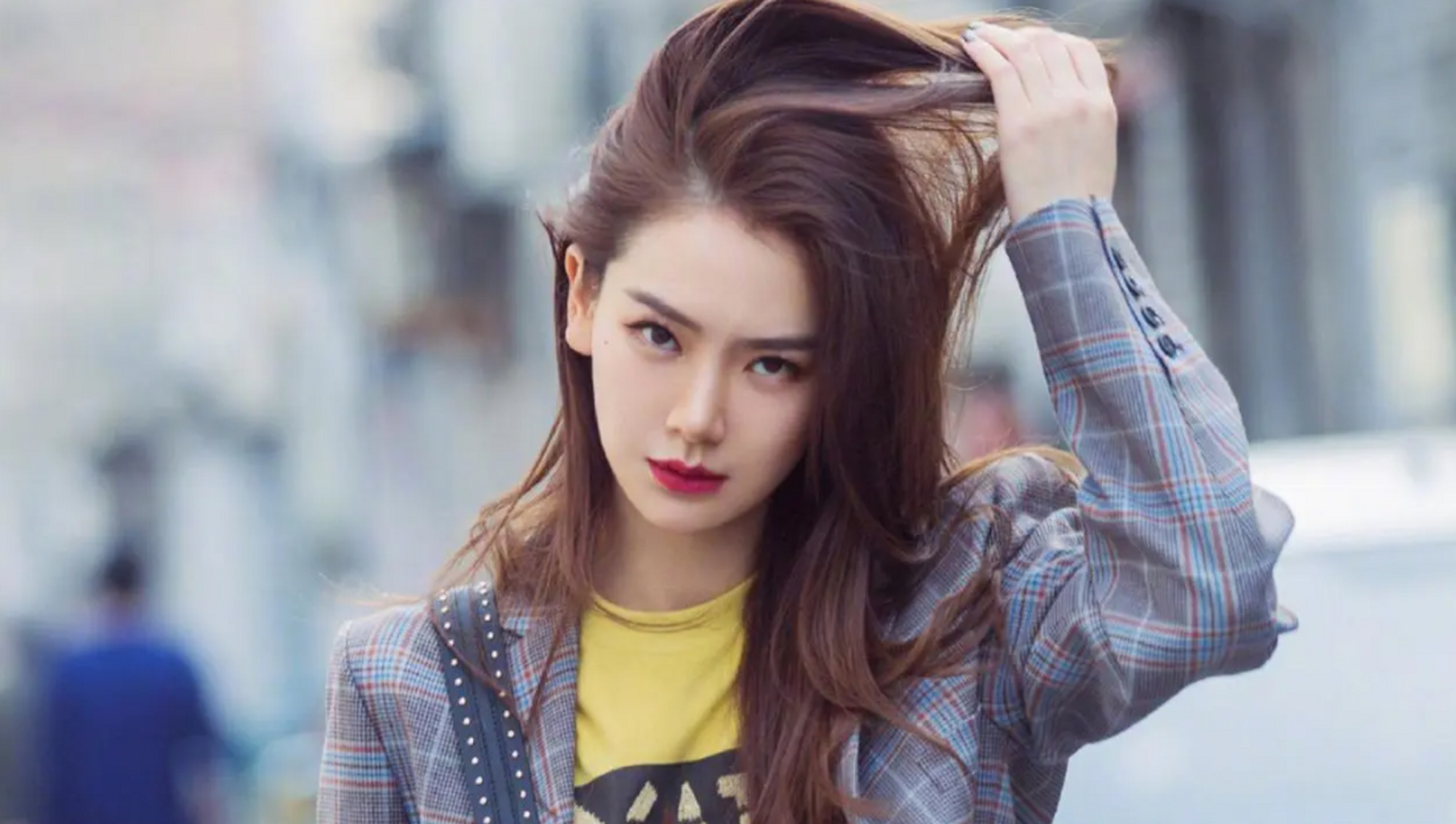 明星戚薇揭秘告别熊猫眼的神器来了98.