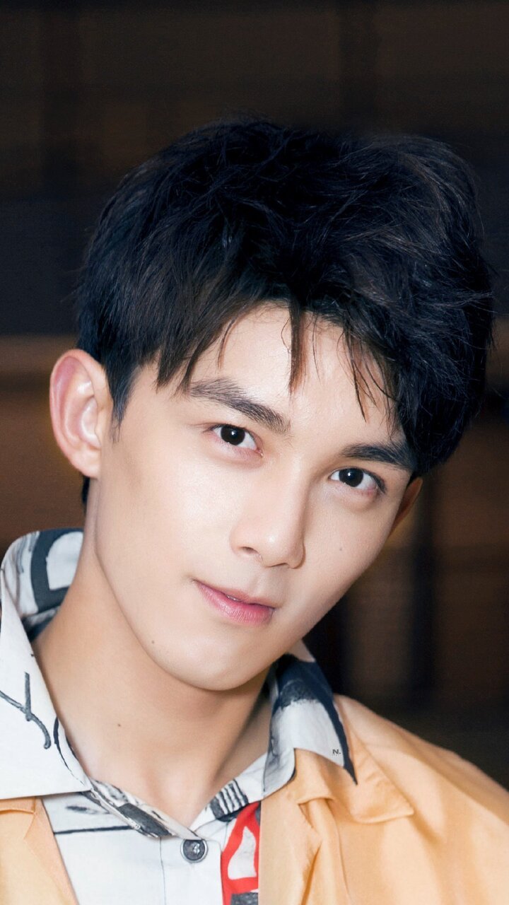 近日,当红小生吴磊在杭州的一场路演活动中大放异彩,他的表现让在场的