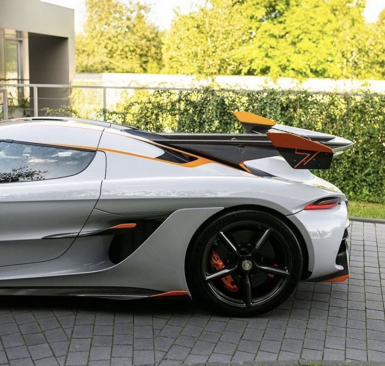 这个配色的柯尼塞格jesko 真是帅气[得意]