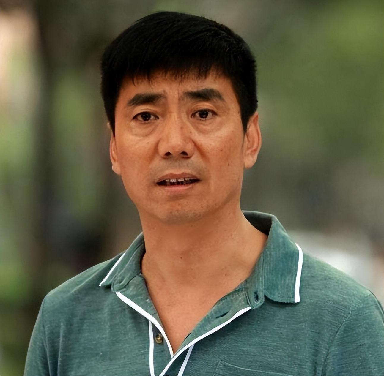 范明:娶大6岁二婚女厉玲,将继子视如己出,如今继子成国家骄傲