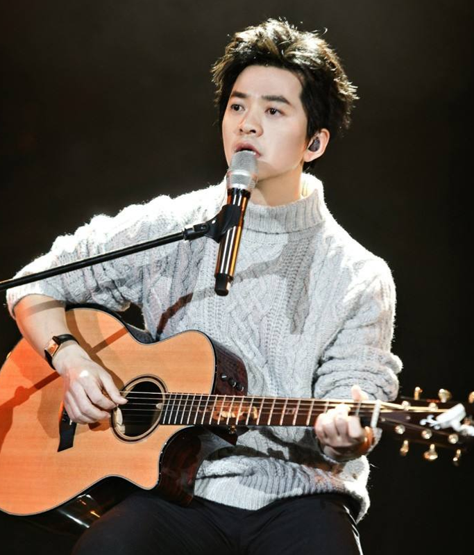 回顾李健的神仙爱情十岁相识结婚20年不生娃用一生来度蜜月