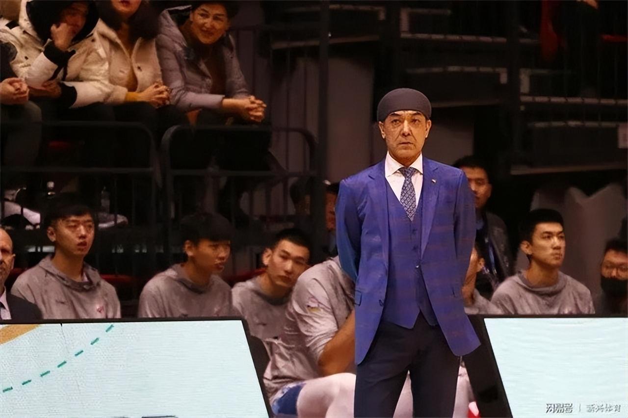 回顾新疆主帅阿的江娶小5岁演员女儿长相清纯成排球女神