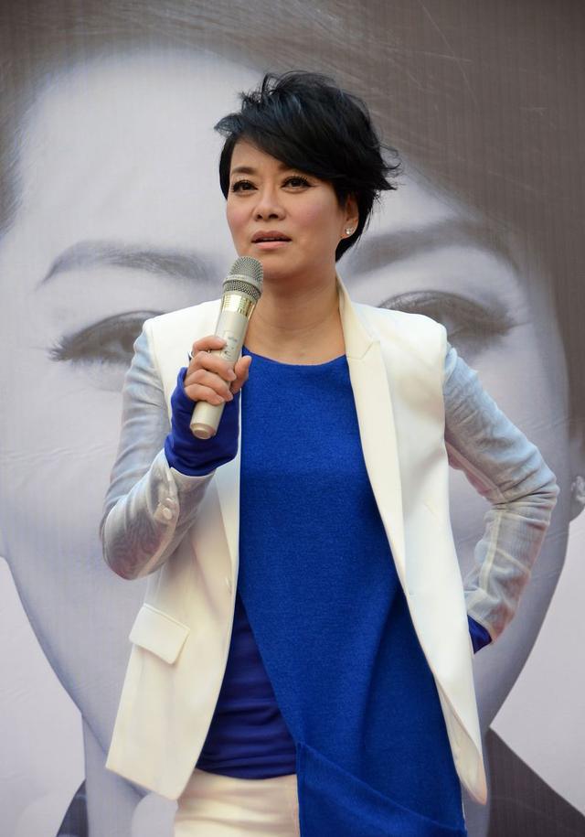 回顾歌手毛阿敏丈夫病逝后留下260亿遗产如今的选择令人泪目