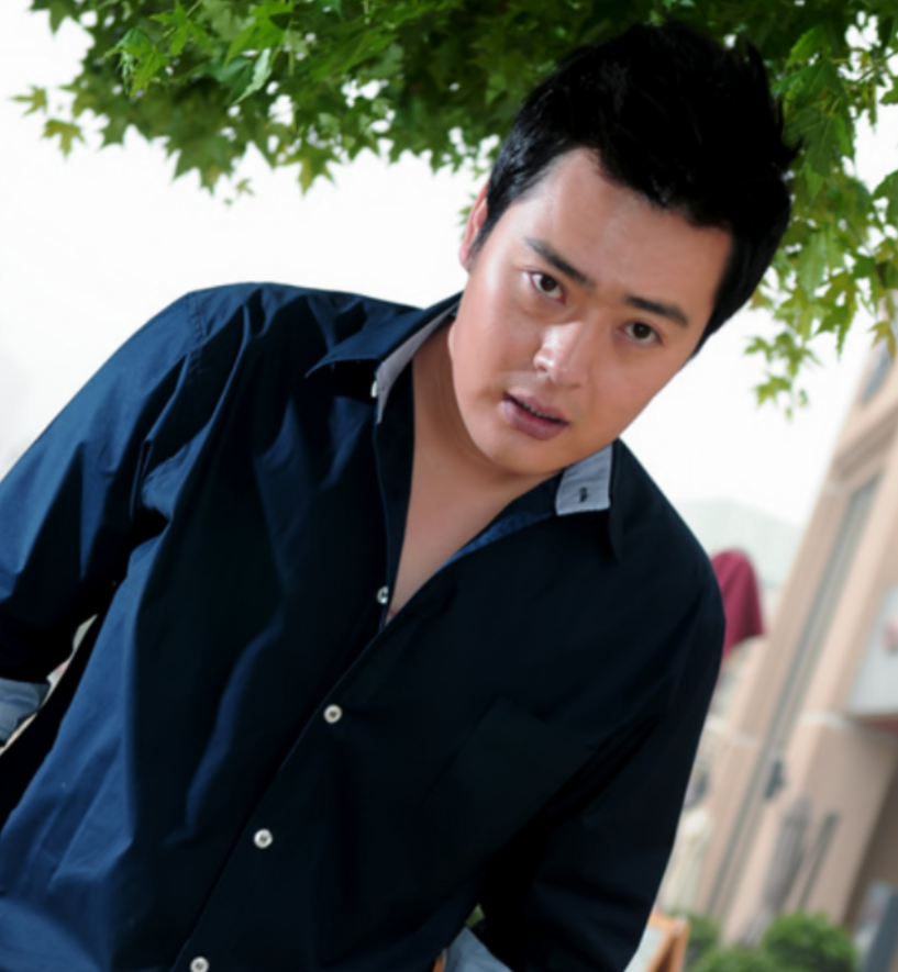 回顾演员张桐穷时吃狗粮抑郁后多次自杀未遂妻子陪他走出低谷