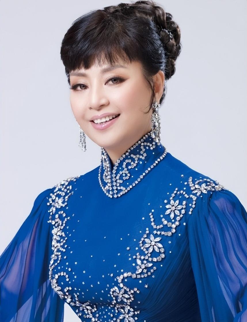 回顾歌唱家殷秀梅一婚闪婚闪离42岁嫁法国贵族66岁无儿无女