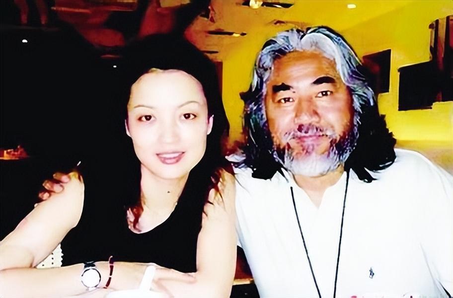 回顾张纪中尽管岳母比自己小了11岁给她尽孝也能坦然