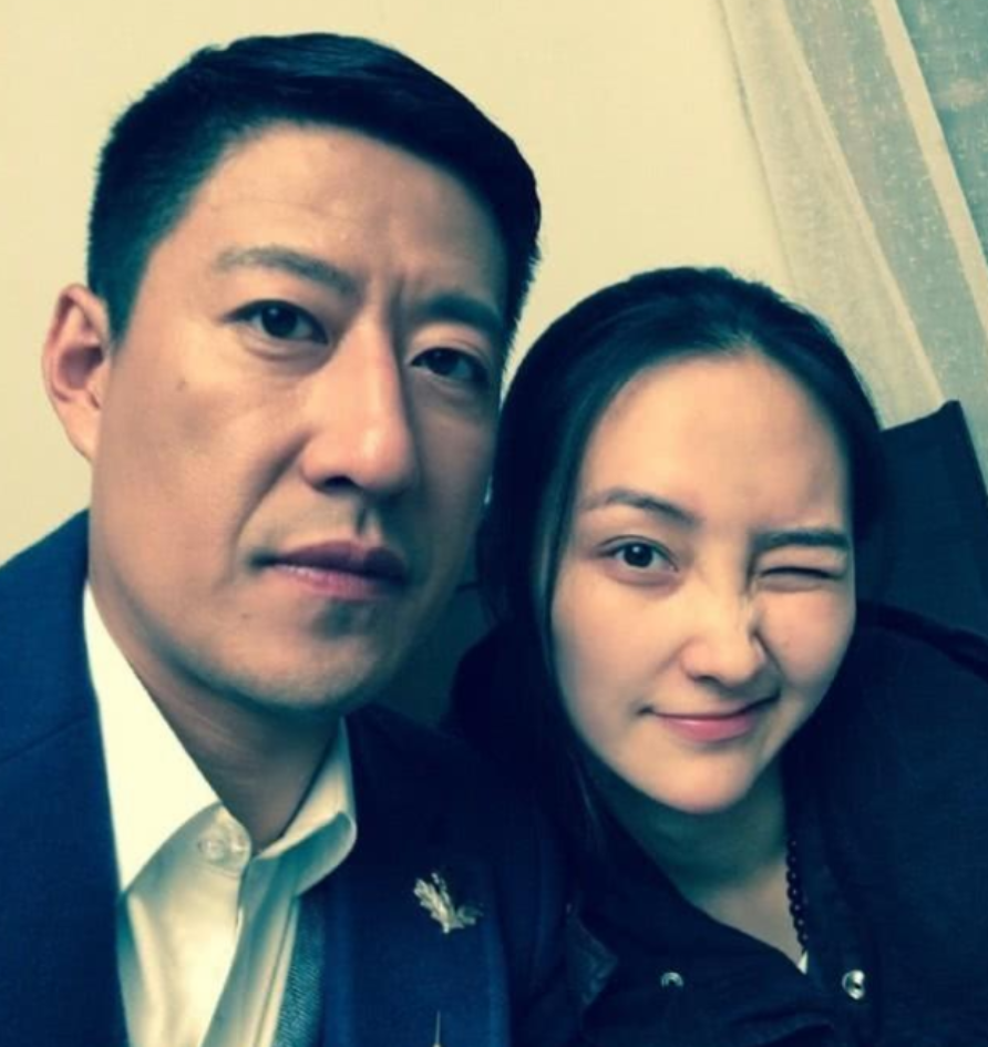 回顾演员辛月嫁大13岁于震7年生3娃被丈夫一家宠成宝