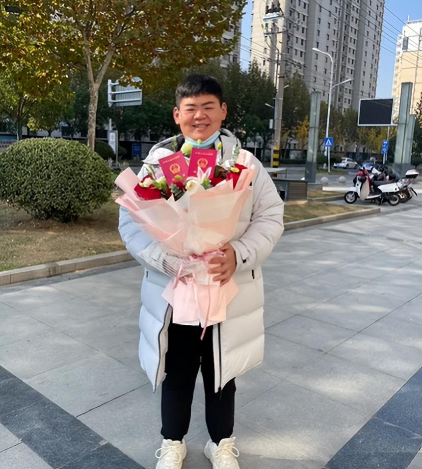 回顾山东胖子重668斤为减肥切五分之一的胃减458斤后抱得美人归