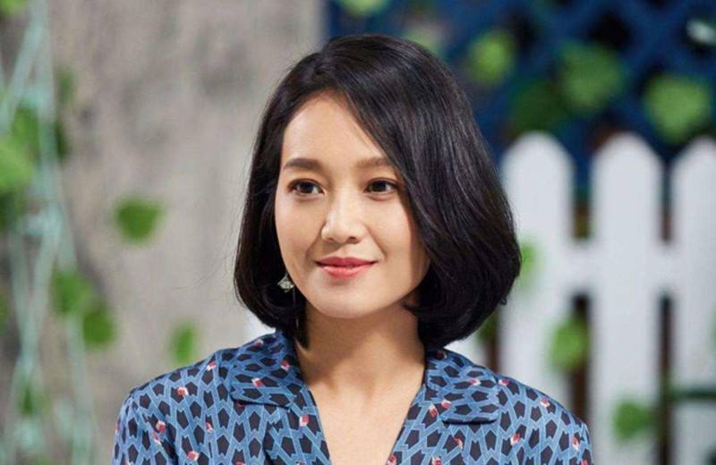 回顾主持人朱丹离婚后再嫁周一围4年生2胎生活中有苦也有甜