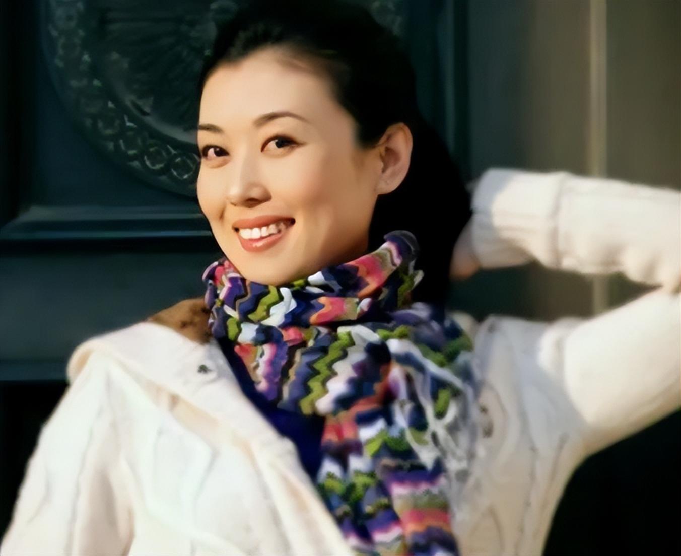 回顾主持人李红丈夫性侵公公入狱出身寒门的她到底得罪了谁