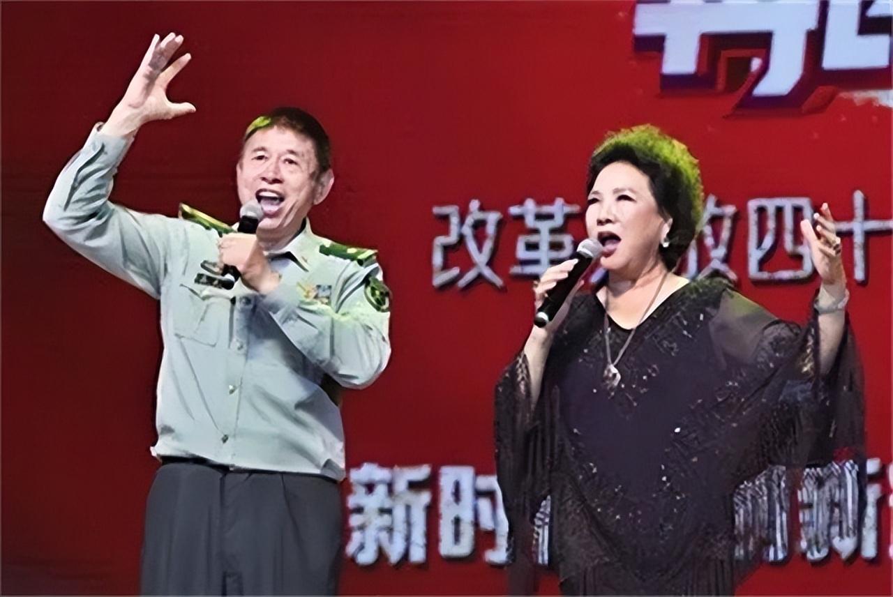 回顾歌唱家王秀芬为程志病逝心痛与大5岁播音员丈夫相爱一生