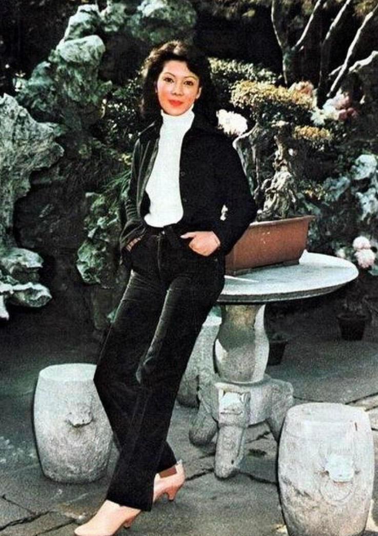 回顾陈思思受不了丈夫背叛离婚后嫁给他叔叔做他的婶婶