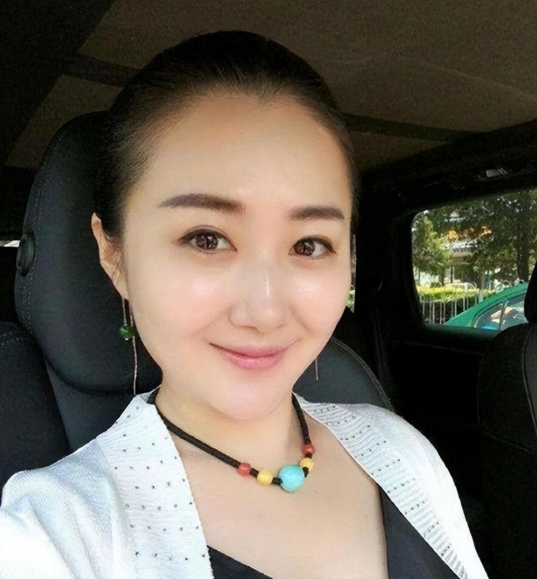 回顾宋小宝成名后抛弃发妻转身娶小8岁女粉丝他如今怎样了
