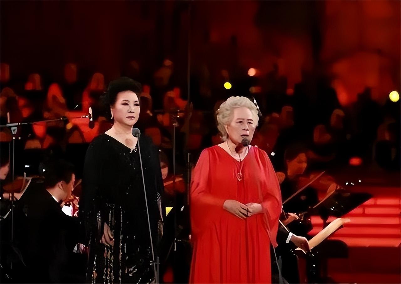 回顾歌唱家王秀芬为程志病逝心痛与大5岁播音员丈夫相爱一生