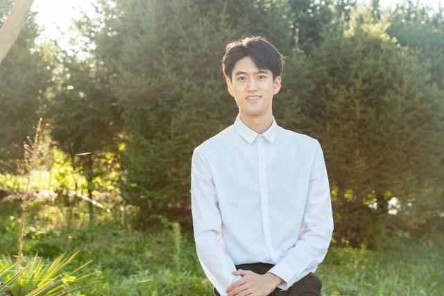 张新杰两人没有意见,还把车放在了杜支书家的院子.