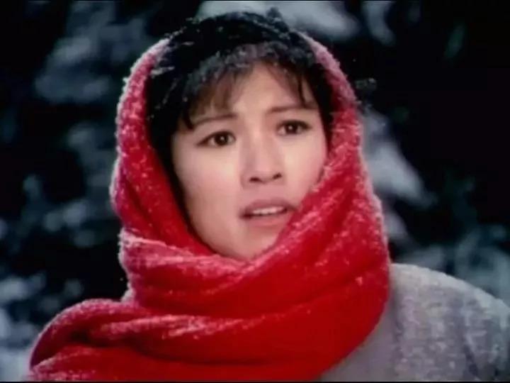 回顾宋春丽为演女主打掉孩子导致结婚44年没怀孕把侄子当儿子