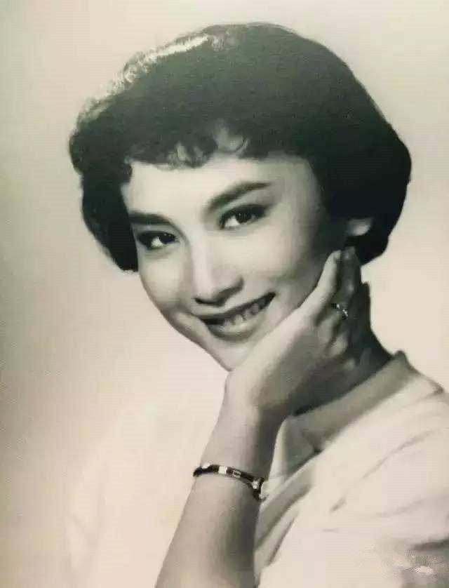 回顾绝代佳人夏梦智慧超美貌金庸暗恋她著名导演为她终生未婚