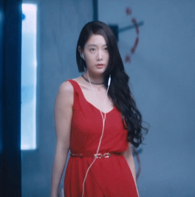 克拉拉绝美身姿168cm黄金三围腰臀比亚洲最美性感花瓶