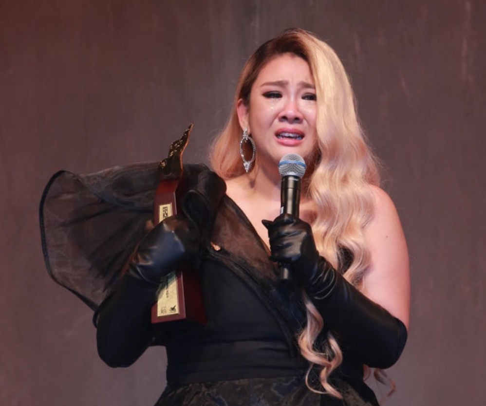 同样是郑少秋基因把沈殿霞和官晶华的女儿一对比差距就出来了