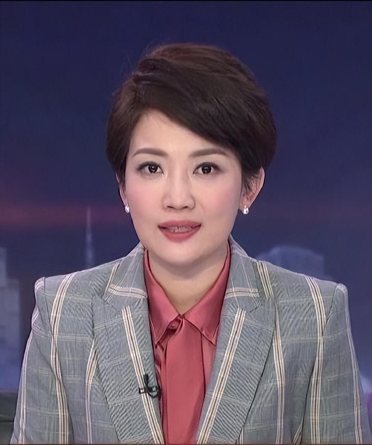 中国新闻主持人王端端图片