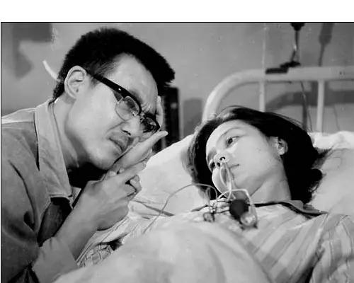 回顾男神达式常出身寒门靠自学考上电影学校80岁依然风度翩翩