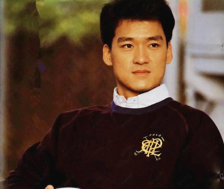 由于把时间都花费在乐队上,周华健的成绩直线下滑.