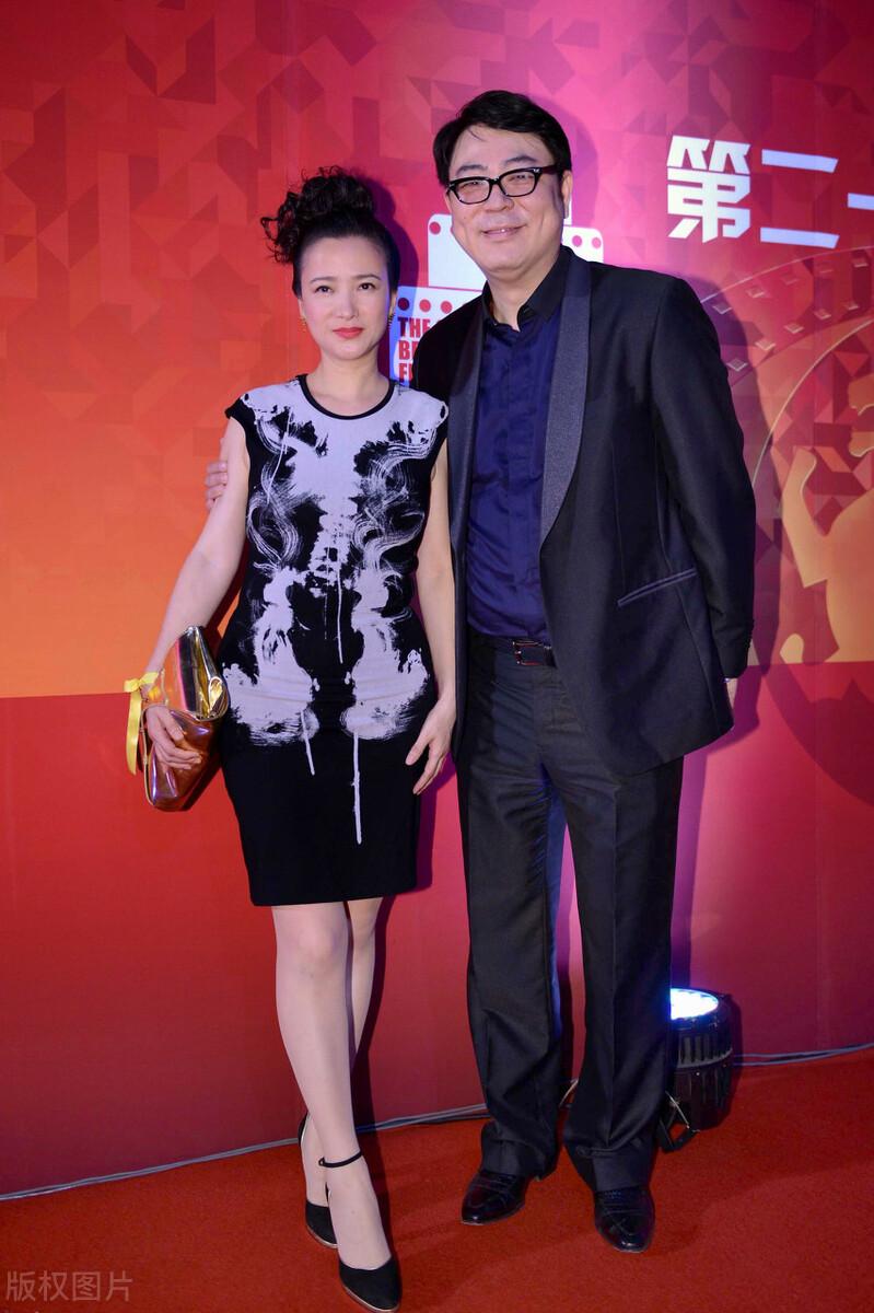 回顾何晴父亲早逝母亲患脑出血垂危与许亚军离婚后她还好吗
