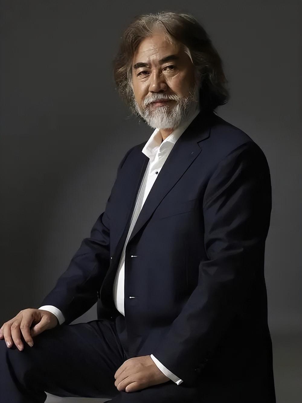 回顾张纪中尽管岳母比自己小了11岁给她尽孝也能坦然