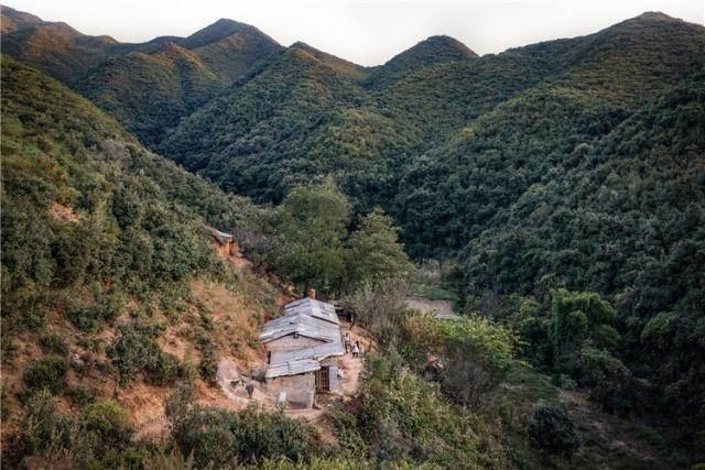 回顾云南一寡妇带儿女深山过原始生活二十余年18年才上户口