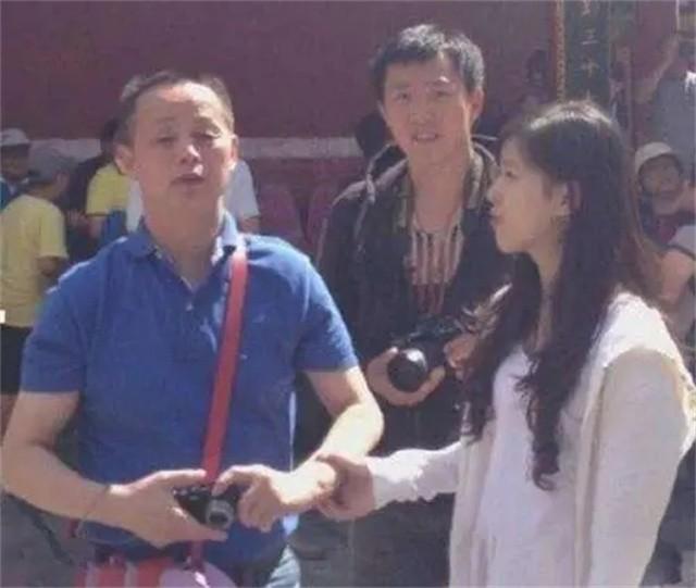 回顾章泽天爸爸章丽厚比刘强东大10岁20世纪初身价过亿实力雄厚