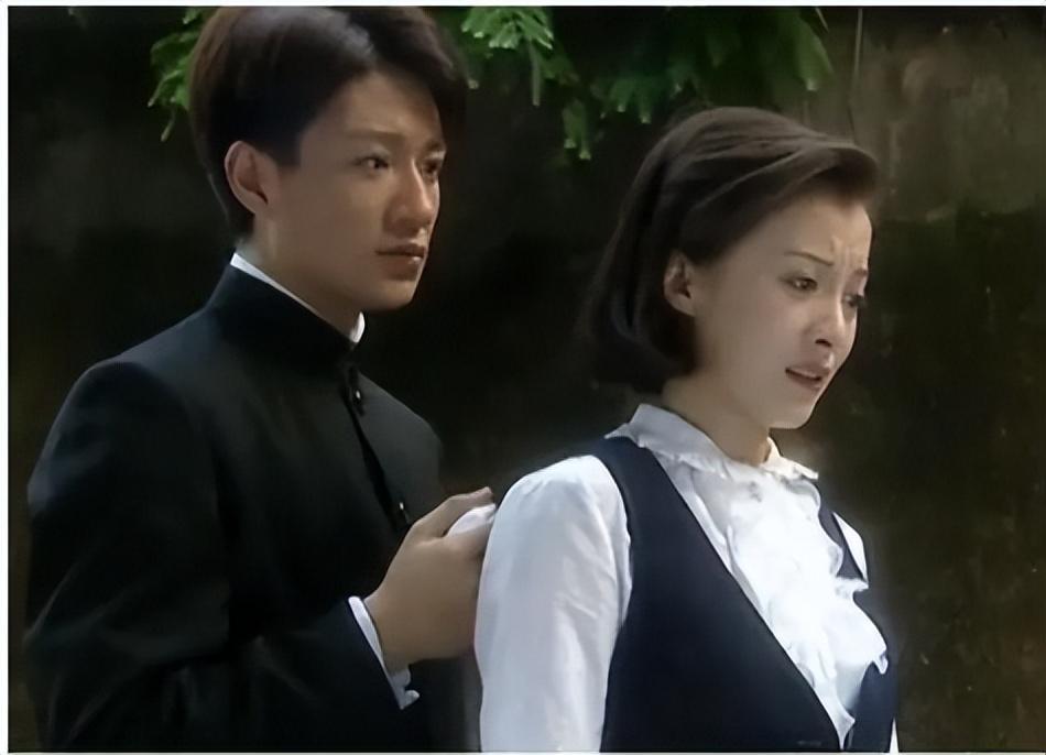 2000年,李宗翰因主演《一脚定江山》而一举成名,与任泉,李冰冰合作
