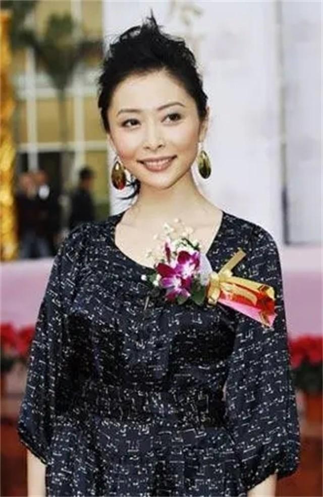 回顾钱嘉乐被誉为武替天花板迎娶小10岁富家女今成人生赢家