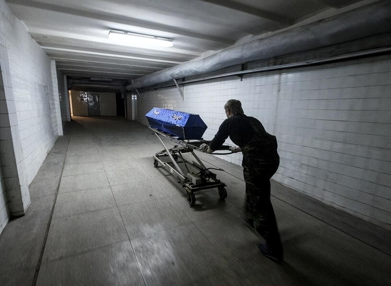 火葬场什么尸体都敢烧吗火葬场员工给再多钱也不敢烧1种尸体